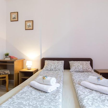 Pape Punat Apartmani I Sobe Buitenkant foto