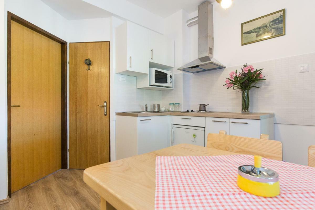 Pape Punat Apartmani I Sobe Buitenkant foto